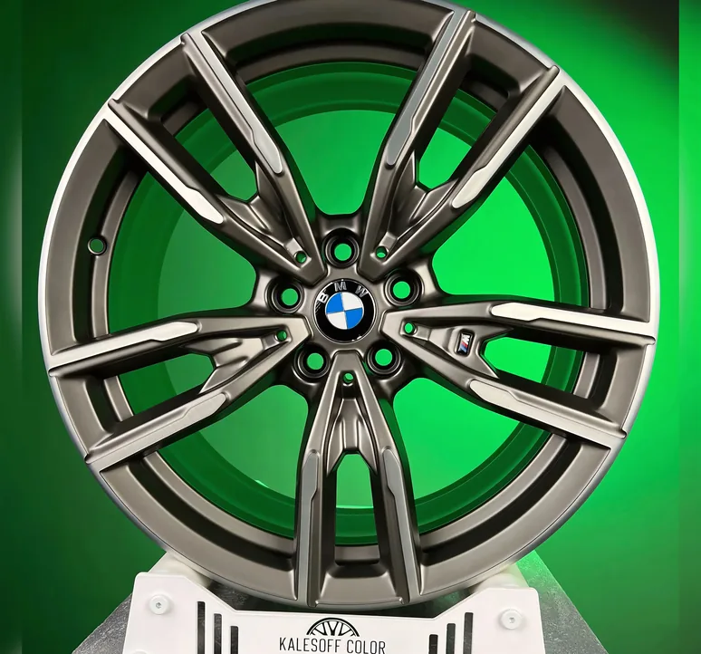 Диск BMW после порошковой покраски: цвет титан матовый с алмазной гранью — работа Kalesoff Color