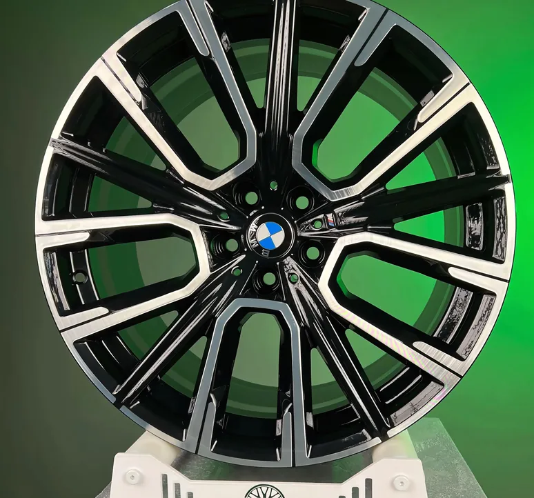 Диск BMW после порошковой покраски: цвет чёрный глянец с алмазной гранью — работа Kalesoff Color
