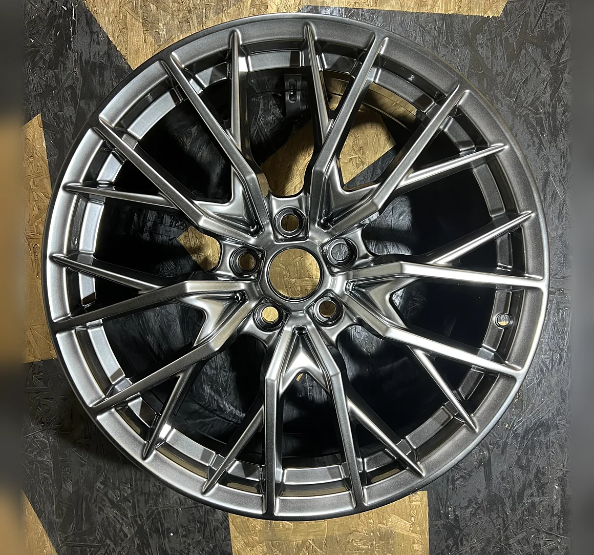 Диск Kia после порошковой покраски: цвет бриметалл тёмный — работа Kalesoff Color